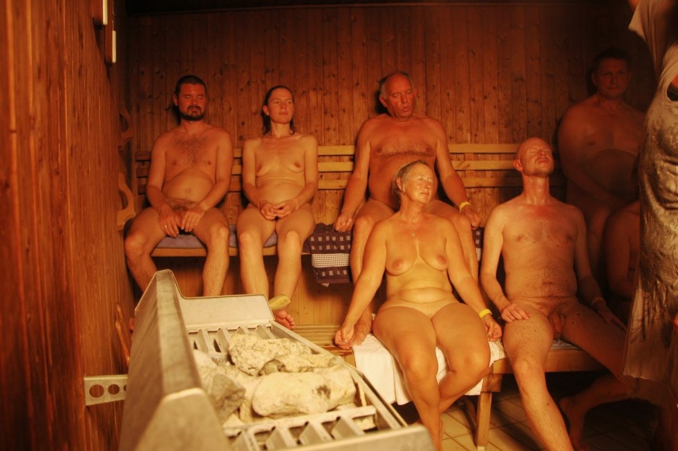 Naked girls in a bath with men