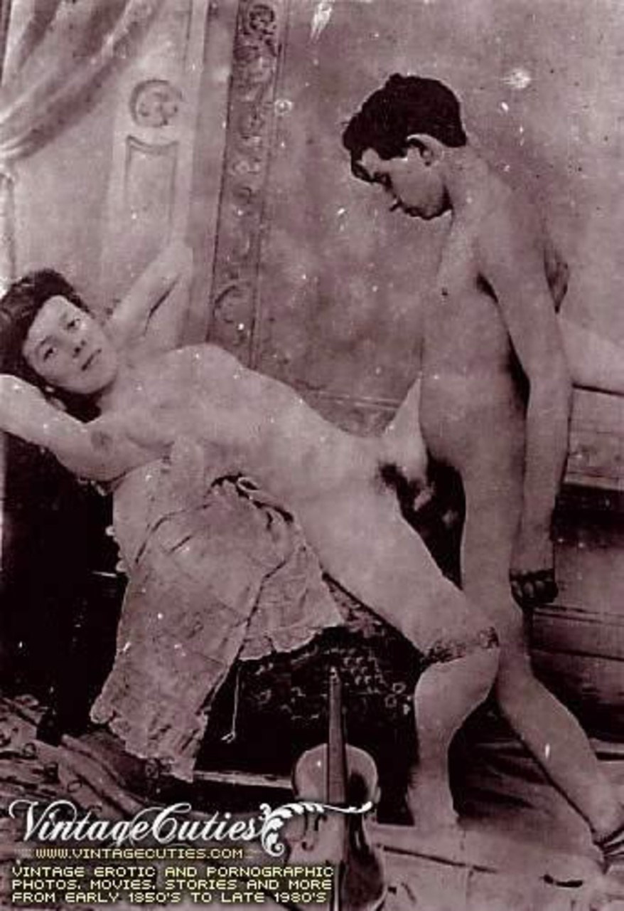 Retro nude guy with a girl (60 photos)
