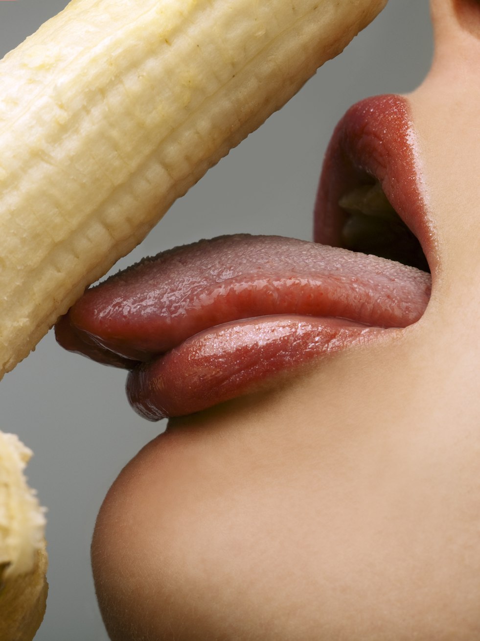 Licks banana
