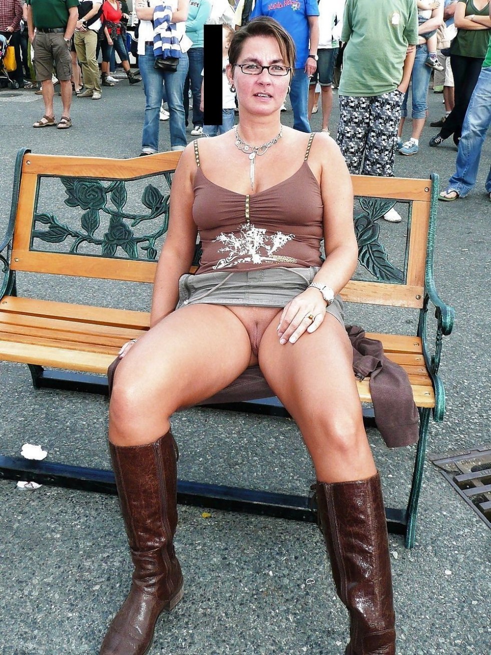 Girls without panties on the street