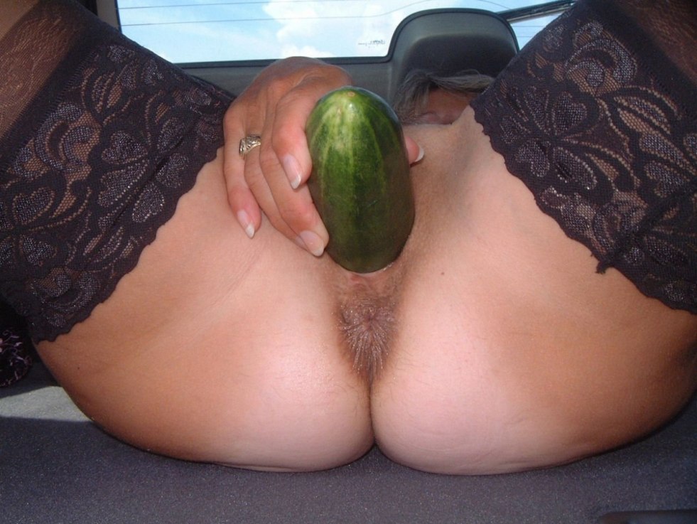 Women's masturbation vegetables