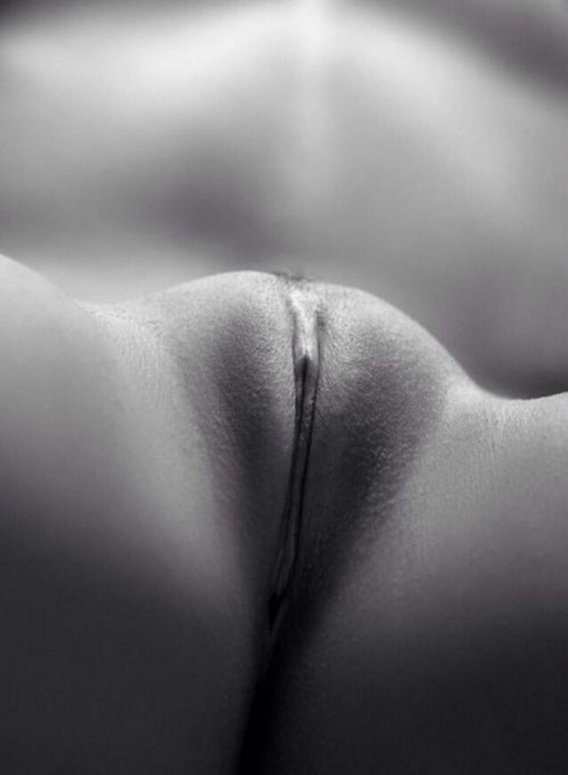 A convex female pubis