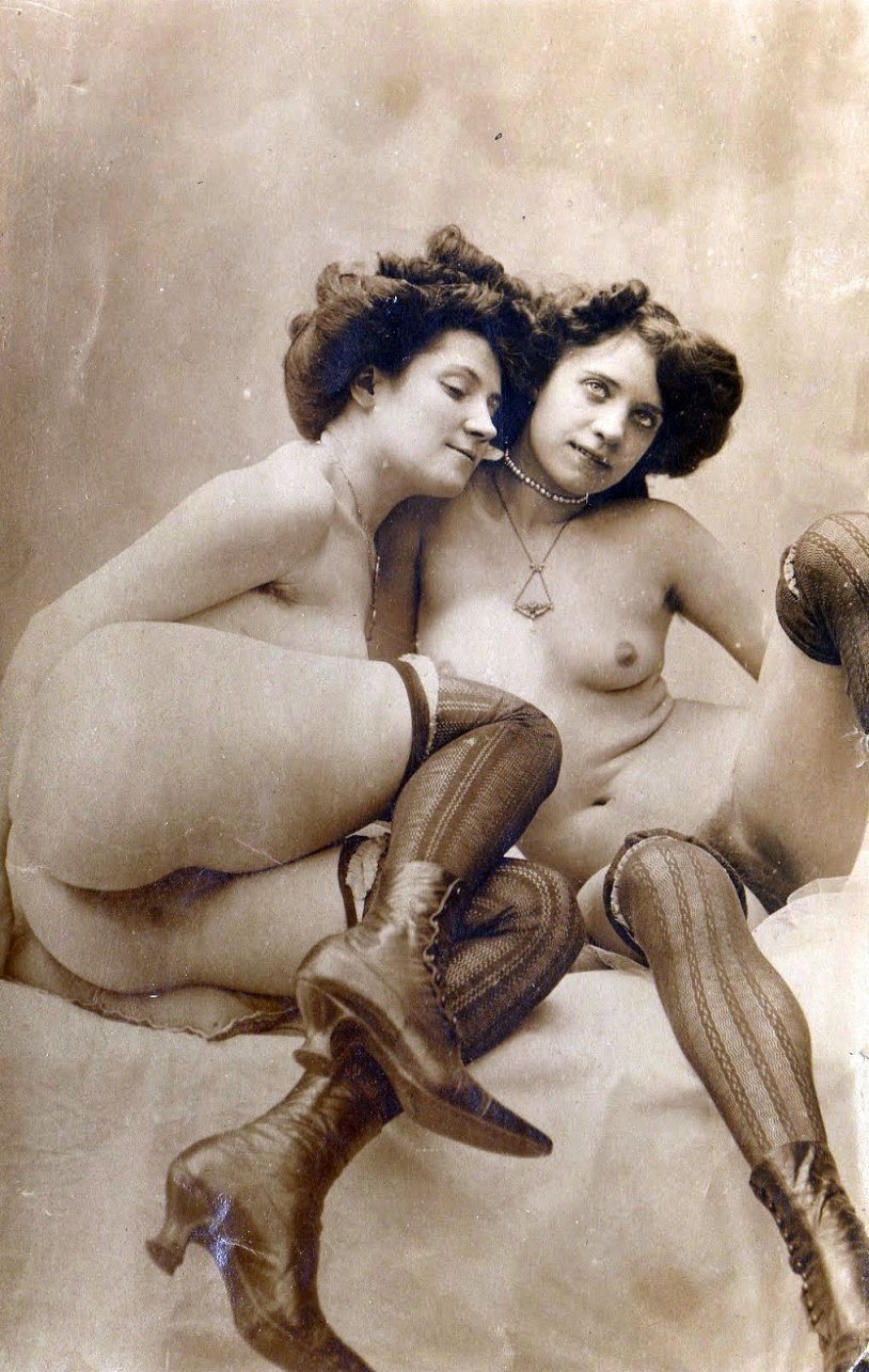 Naked women of the 20s of the 20th century
