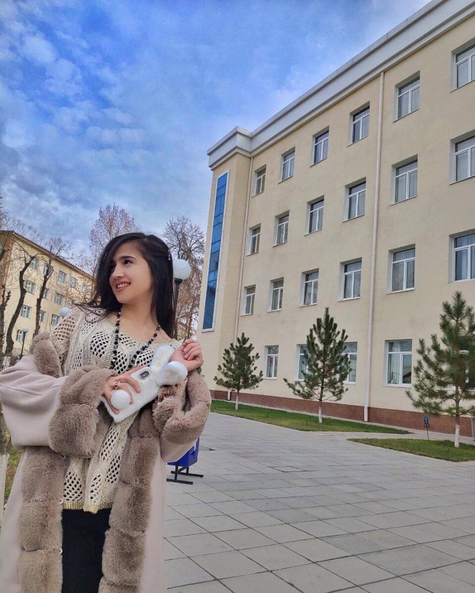 Durdona najmiddinova