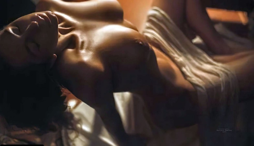 Christin Ren model naked