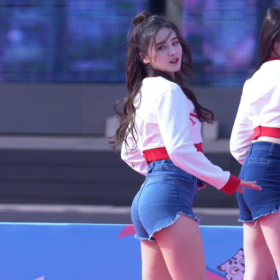 MOMOLAND Nancy Pop