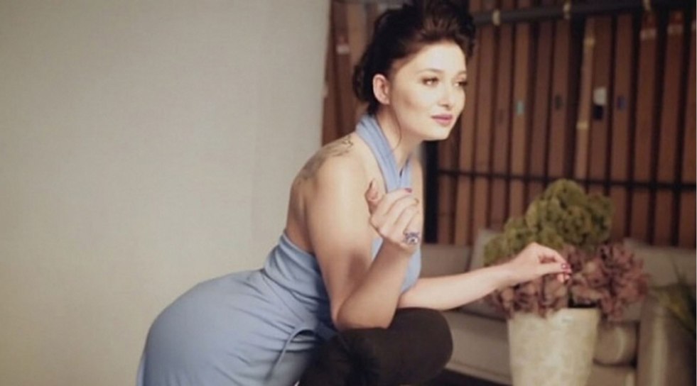 Nurgul Eshilchay breasts