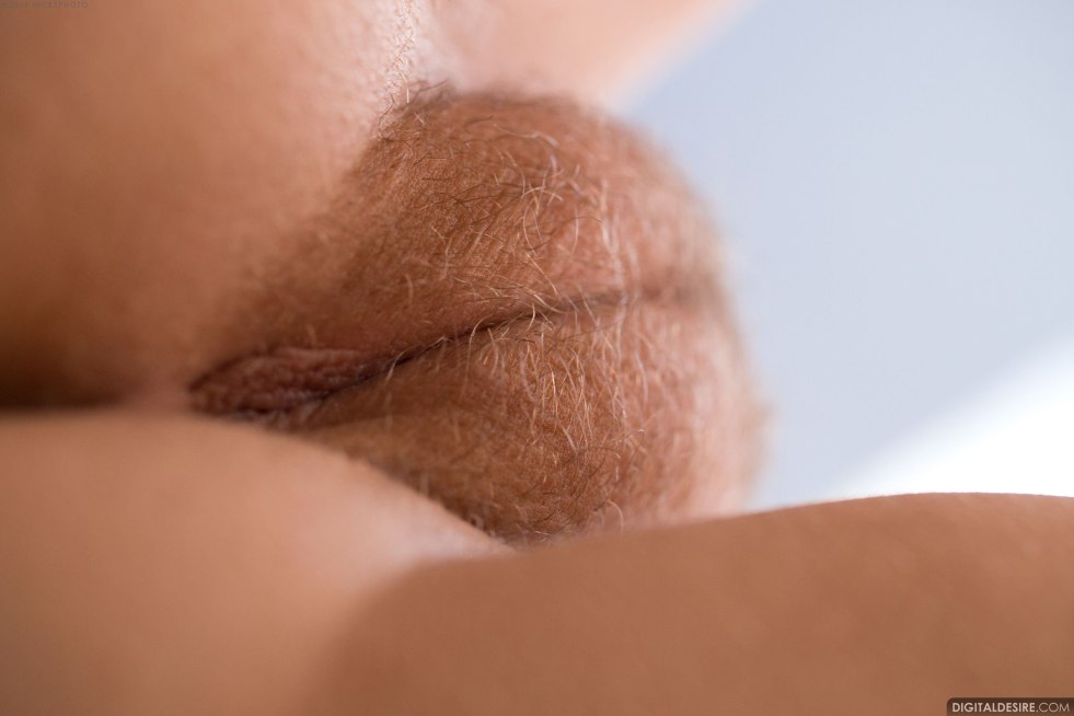 Beautiful convex pubis