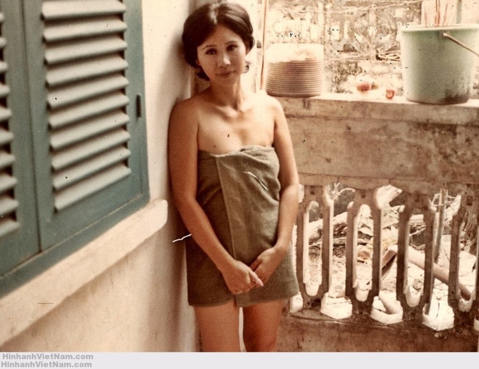 Vietnamese girls nude