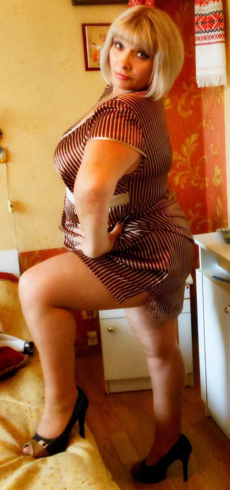 Naked wife on a home computer