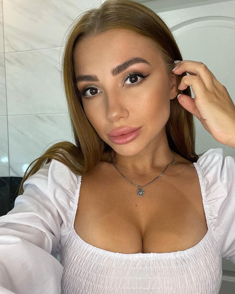 Karina Timkiv (79 photos)