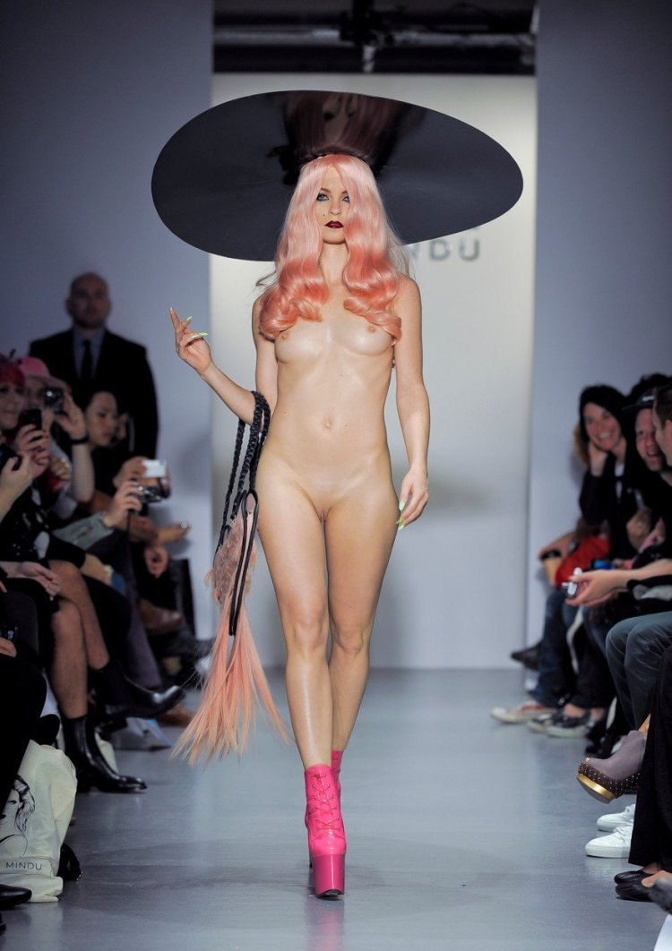 Charlie Le Minda Charlie Le NakeD