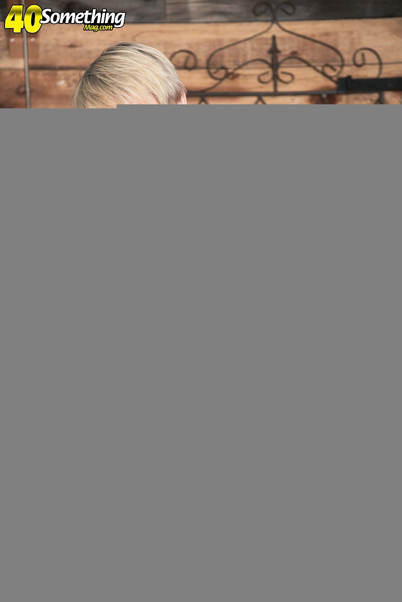 Busty blonde with short haircut