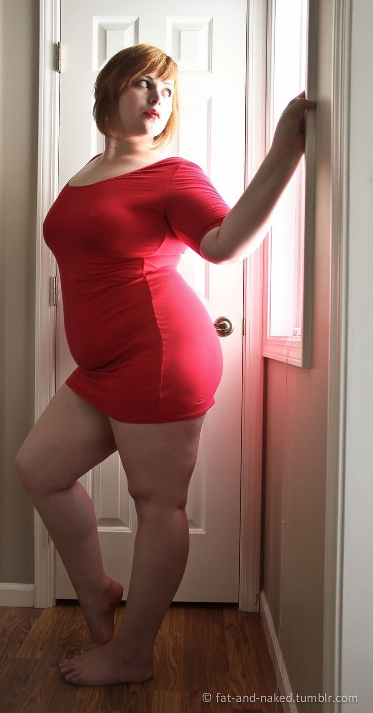 Natalie Elizabeth Wade in a swimsuit