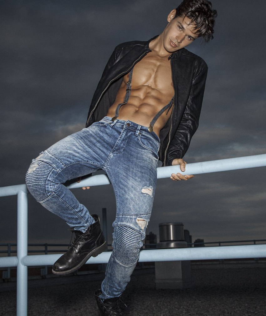 Stefani Seymour paws sons