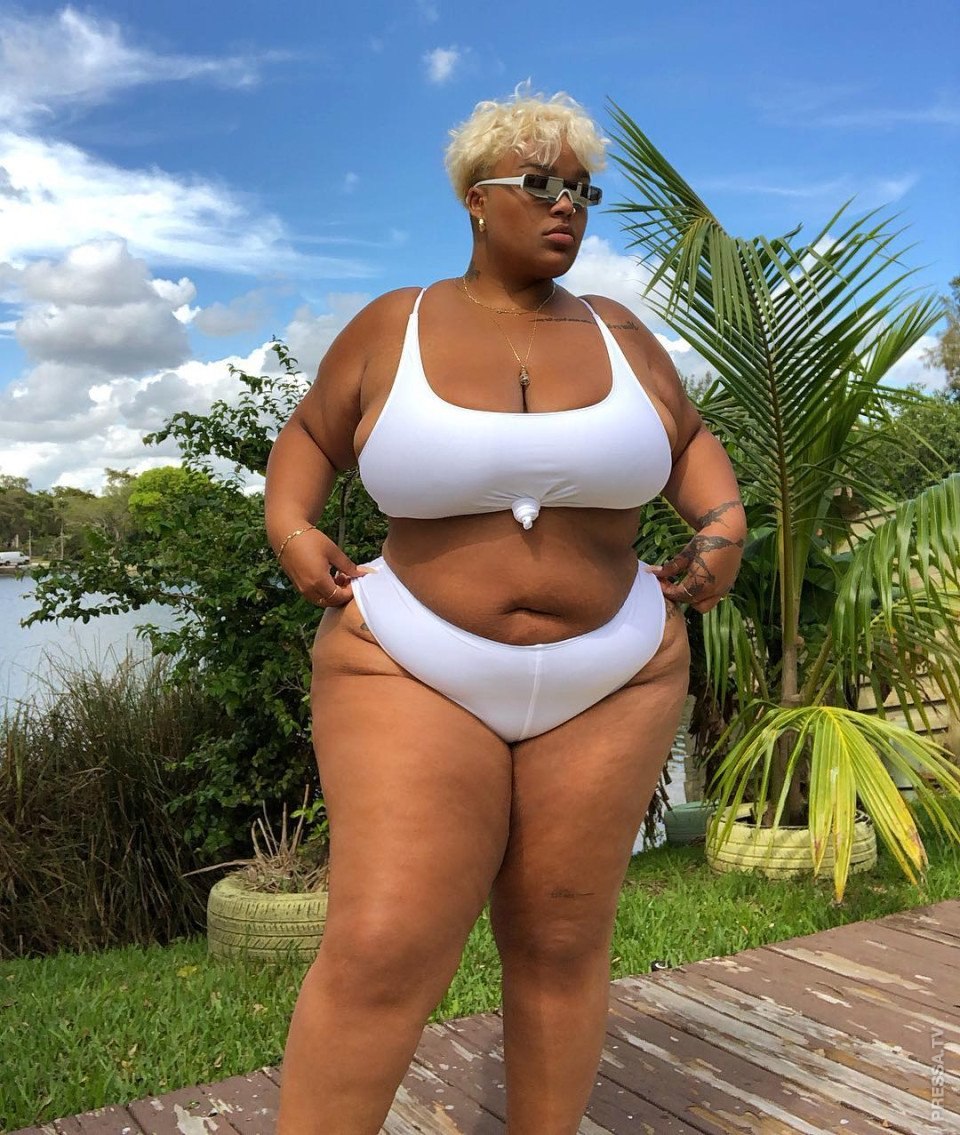 Christina Daisy plus saz