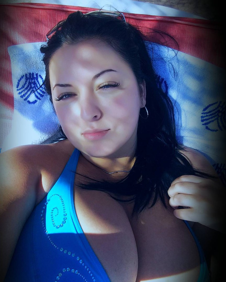 Rome Penjiev breasts