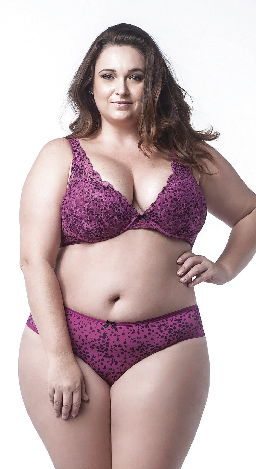 Plus-Size Diana Sirokai