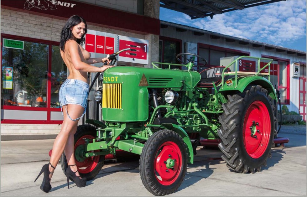 Sharz on the tractor