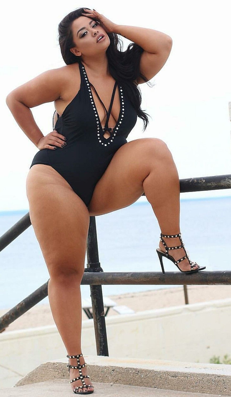 Wide hips in Indian women