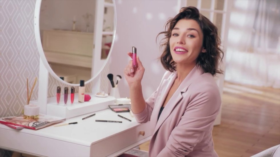 Alina Friday leading