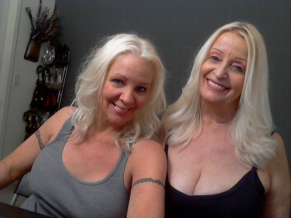 Old woman Blonde Vikki Won