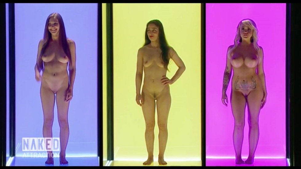 Spread her legs in public