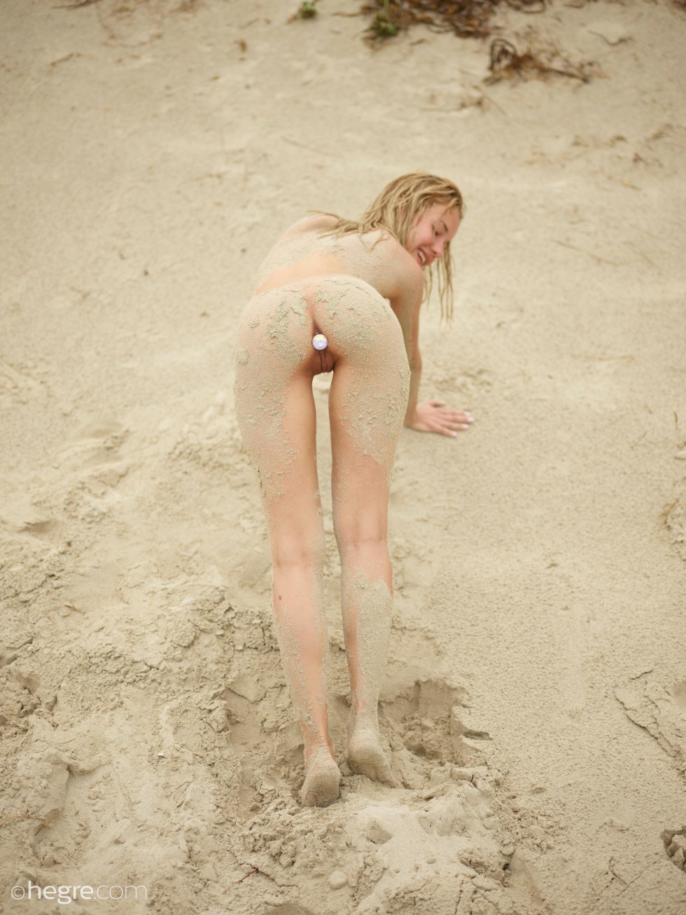 Swingers on a nudian beach