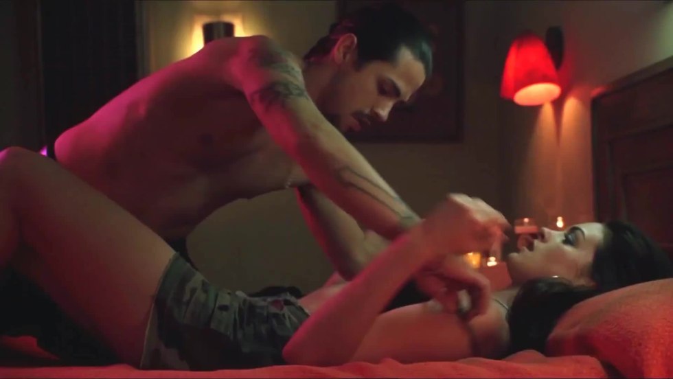 Love and other medicines Hathaway Scene