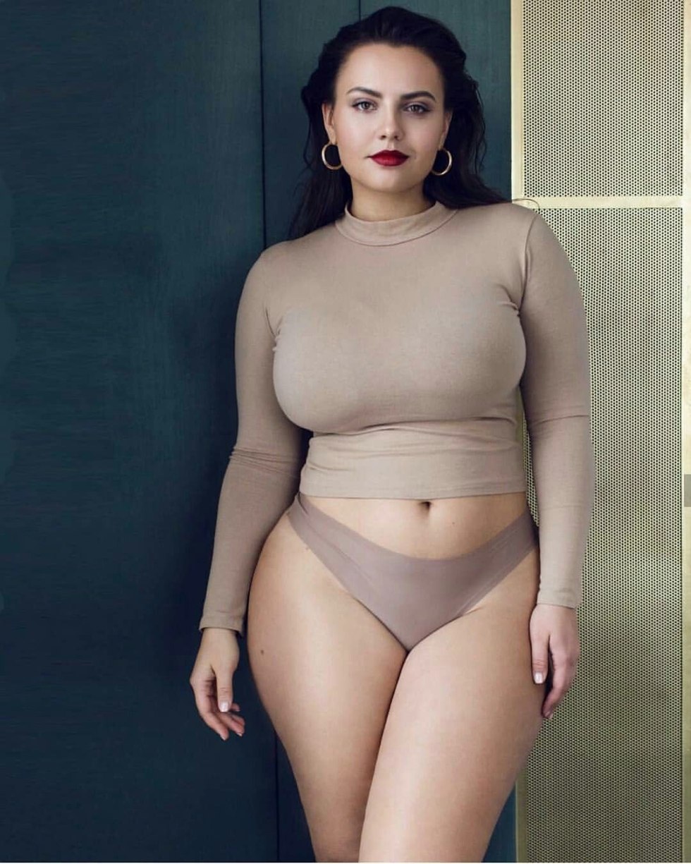 Anna Krylova plus saz