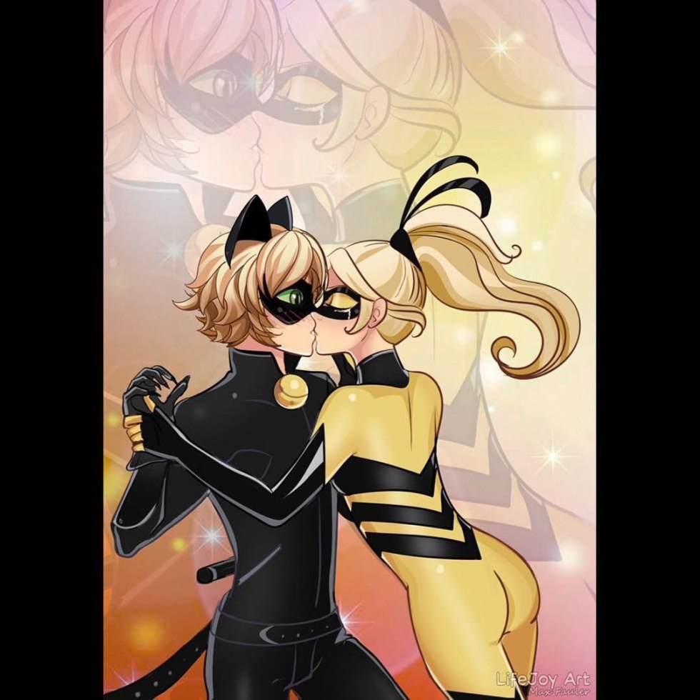 Kiss Adrian and Marinette from the cartoon
