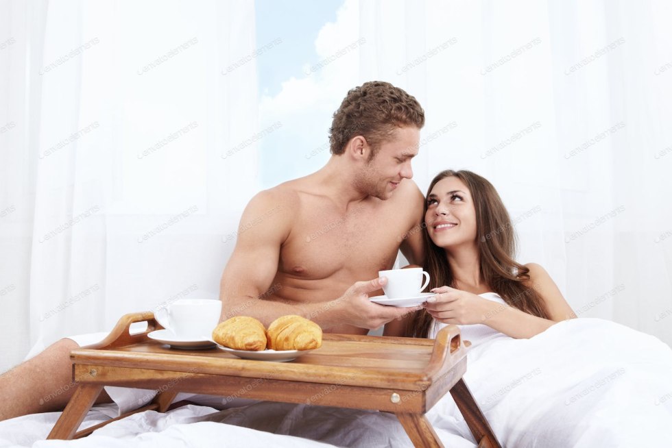 Adult naked pairs in the bedroom