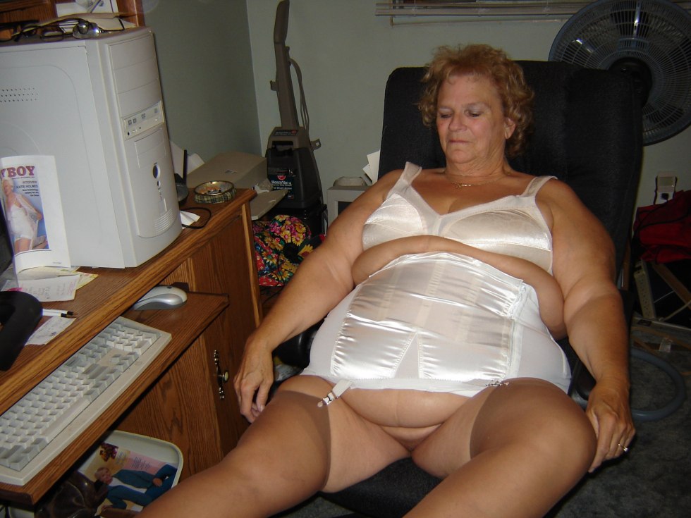 Older women without panties