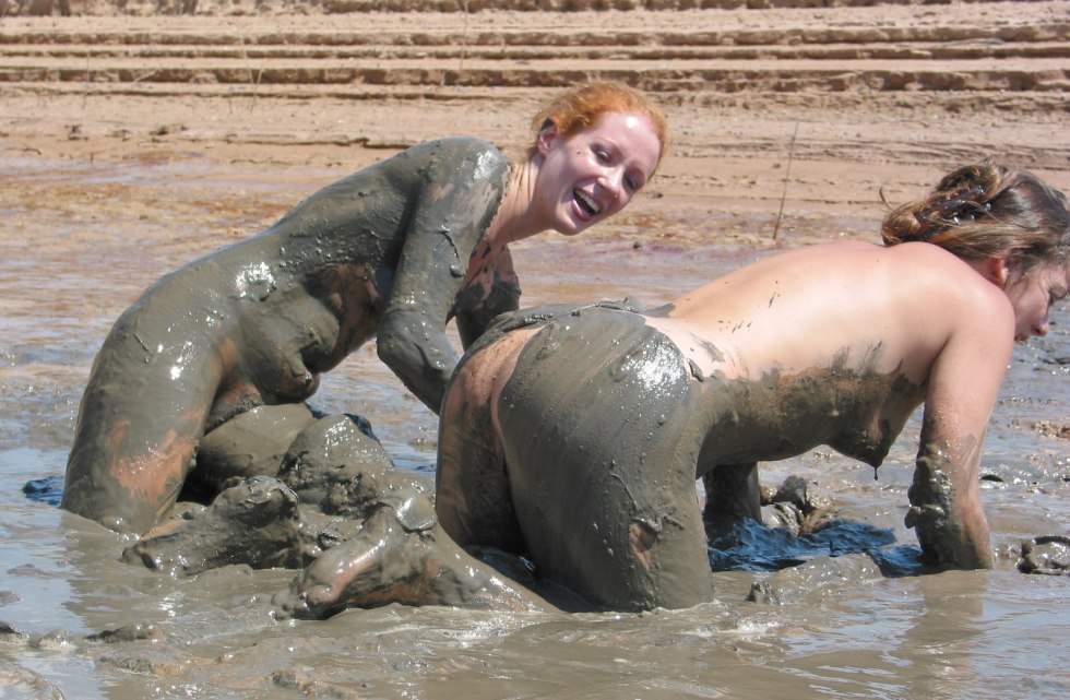 Bianca Beauchamp naked in mud