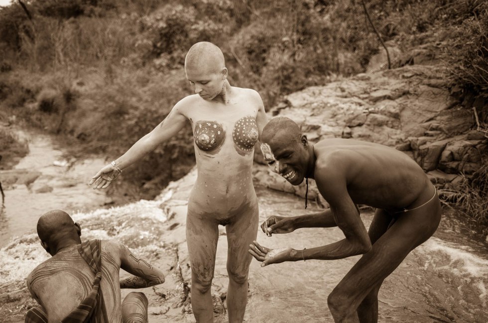 Naked women of African tribes