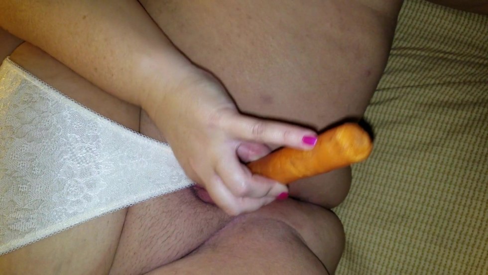 Pussy of vegan fruit -eaters