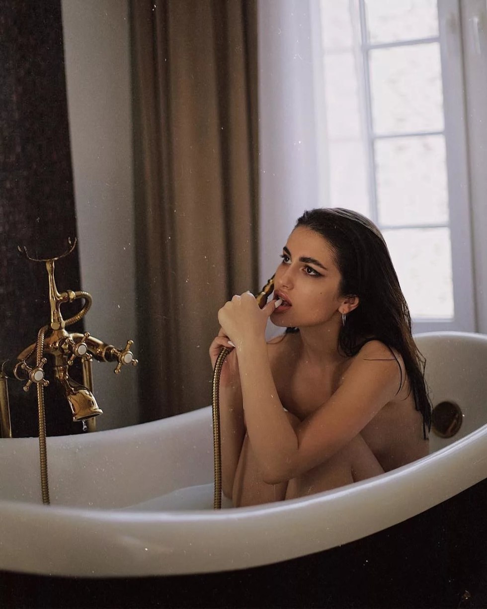 Madina Sadvakasova all songs of Karaoke Mahabbat Zhalyna