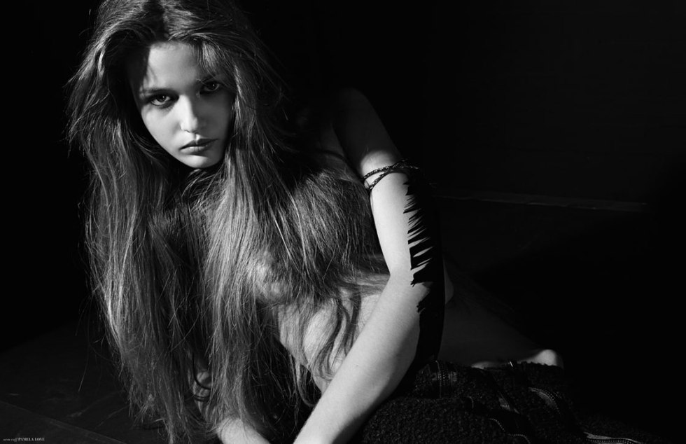 Naked model Anna Kovalenko