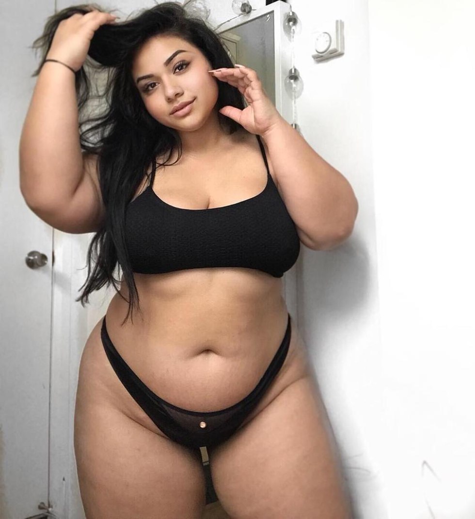 Sofia Adams plus saz