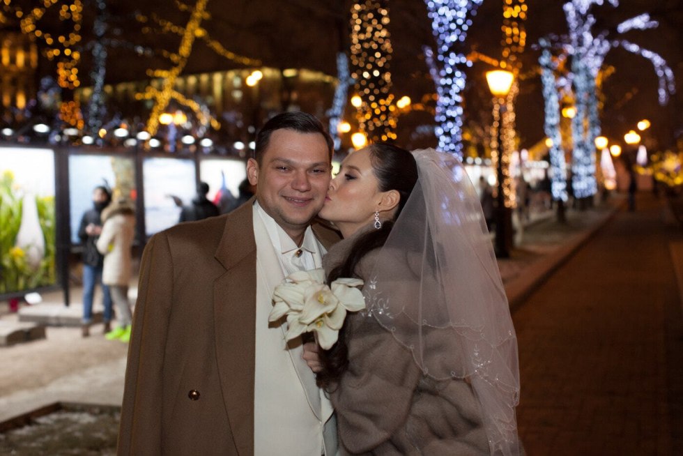 Mexican Naked sat on a member