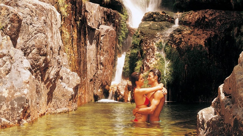 Private Present Threesome Waterfall Yellow