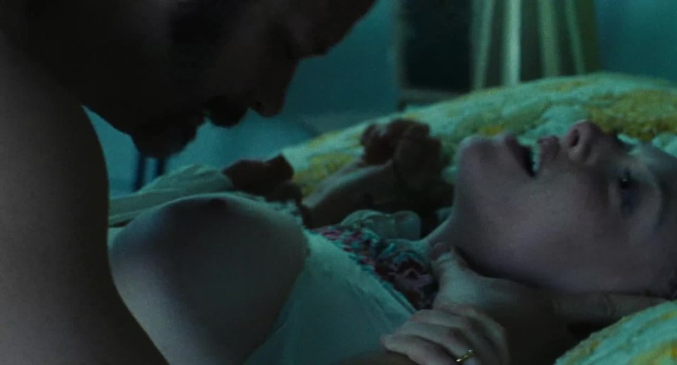 Amanda Seyfrid drain nude