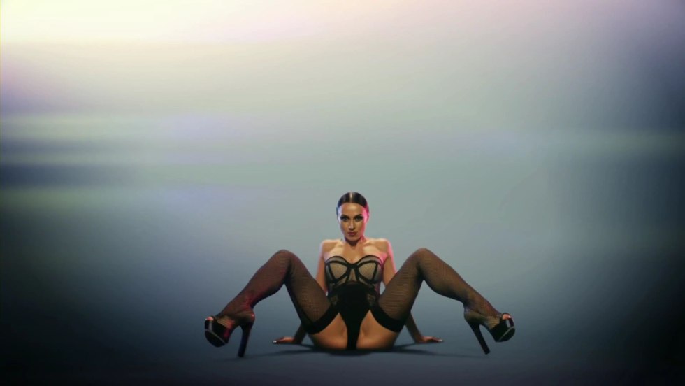 Tove lo group soloist naked