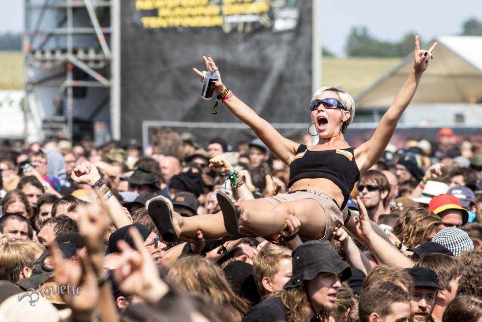 Naked boobs at the rock festival