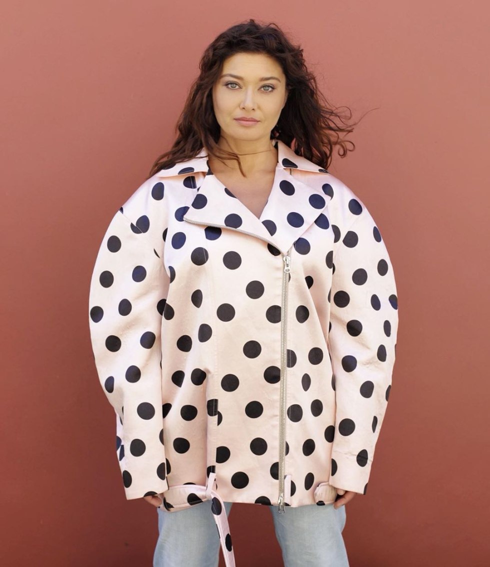 Nurgul Eshilchai +18