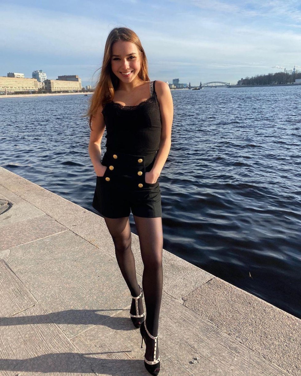 Lisa Nugumanova skater