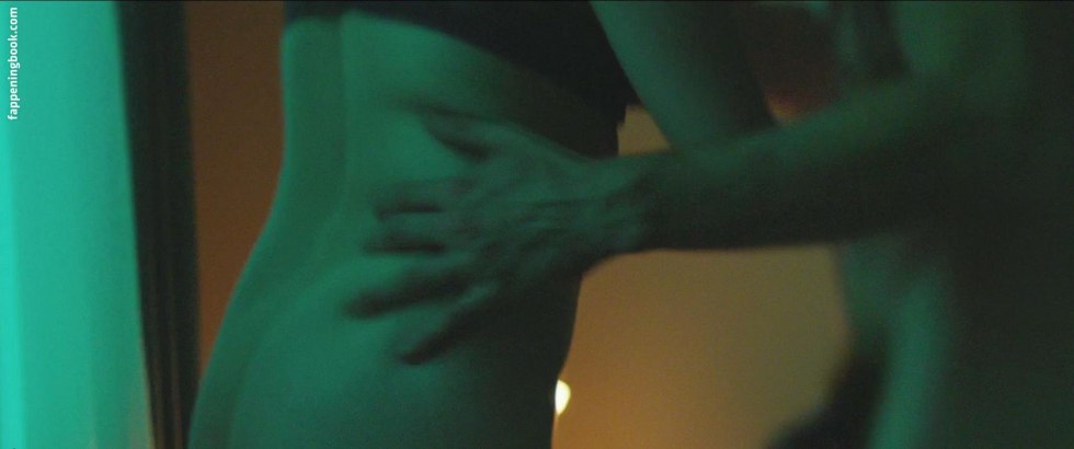 Eliza Taylor Bed Scene