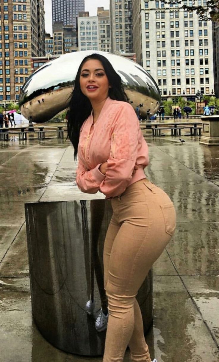 Chubby hips Crossdresser