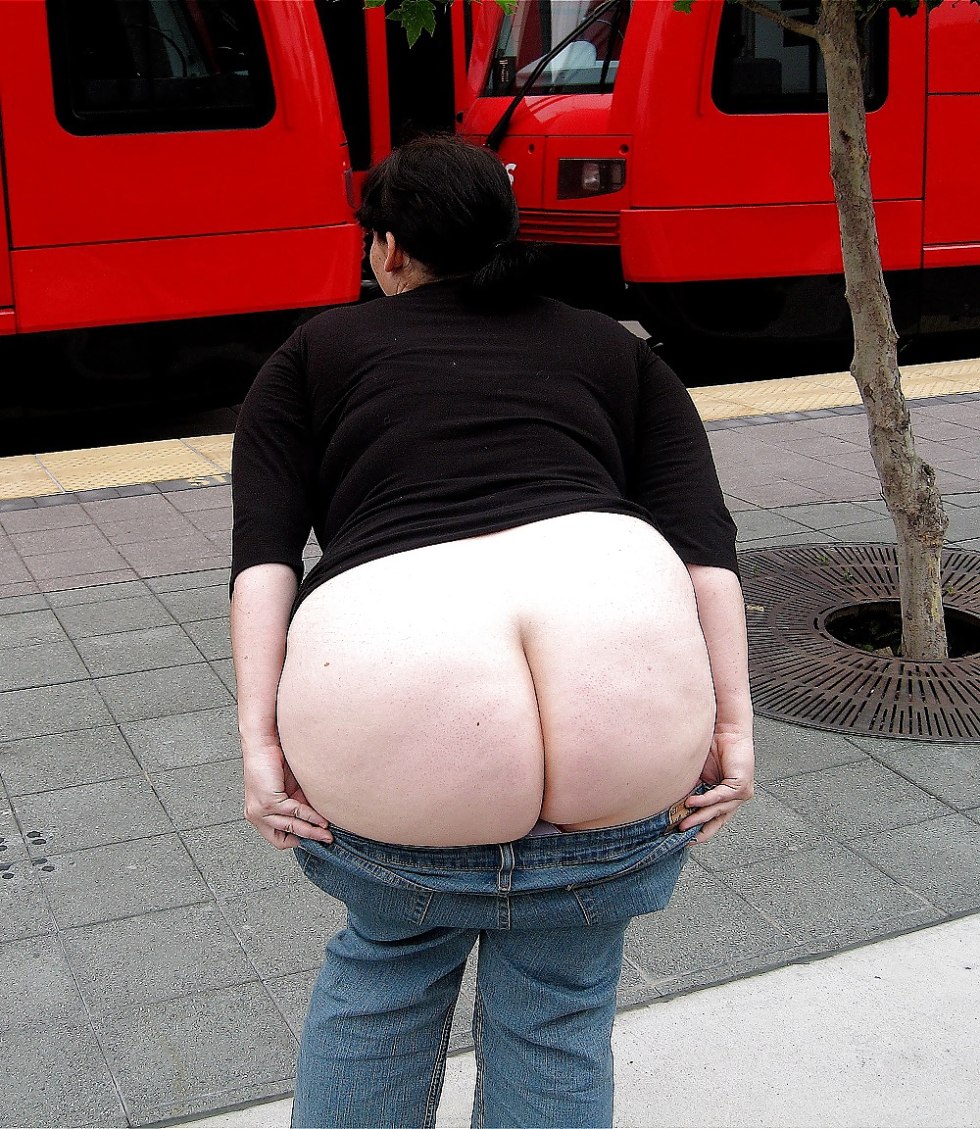 Mature Fat Ass walk walk