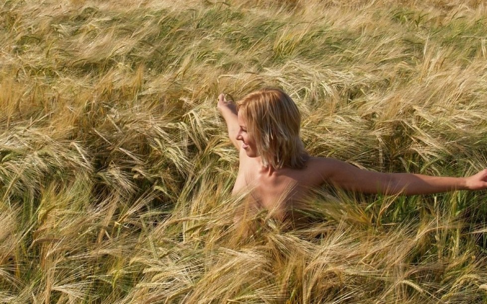 Photos of naked naturalists